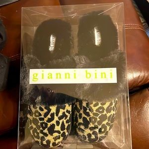Gianni Bini luxury slippers size 11M.